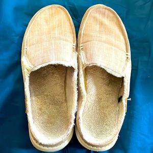 Size 8 hey dude slide ons